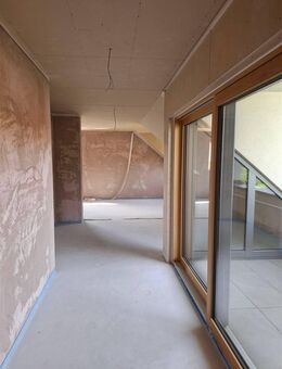 Barrierefreie Dachgeschosswohnung im Rohzustand mit Aufzug direkt in die Wohnung! - Neustadt (Aisch)
