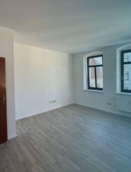 Modernisierte 2-Zimmer-Altbauwohnung mit Badewanne - Penig