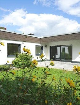 Familienfreundlicher Winkelbungalow mit Doppelgarage in ruhiger Sackgasse am Leimbacher Berg! - Leverkusen