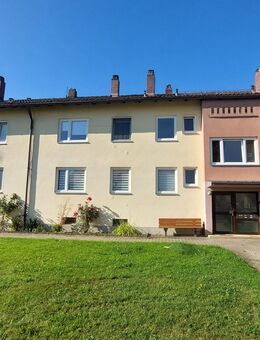 Großes Mehrparteien-Wohnhaus mit 8 Wohnungen auf ca. 504 Wohnfläche und 1221 m² Grundstück in Eschenbach zu verkaufen! - Eschenbach (Oberpfalz)