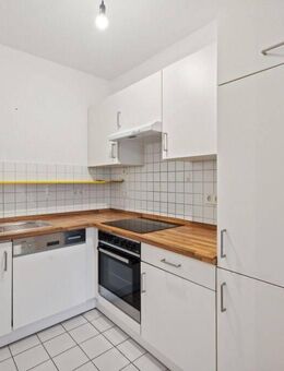 SENIOREN-WOHNUNG ! 2 Zi.Whg. mit Balkon und Einbauküche - Bonn