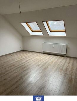 Himmlisch Wohnen unterm Dach mit großer Küche und Tageslichtbad! - Meißen