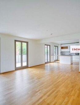 IMMOBERLIN.DE - Toplage! Faszinierende Wohnung mit Loggia, Süd- und Westterrasse im Victoria Quartier - Berlin