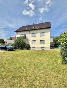 Helle 4-Zimmer DG Wohnung in Herzogenaurach ~ Einbauküche, Garage uvm. ~ Bezug ab 15.09.2025! - Herzogenaurach