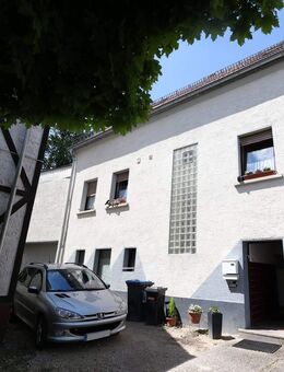 NEUER PREIS! Einfamilienhaus mit weitläufigem Grundstück in Oberwürzbach zu verkaufen - Sankt Ingbert