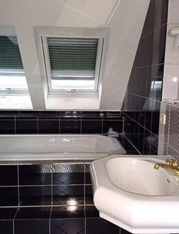Stilvolle Dachgeschoss-Maisonette mit Weitblick, Kamin und luxuriöser Ausstattung! - Filderstadt