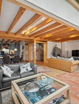 EEK B: Einfamilienhaus in architektonischer Raffinesse und großzügigem Wohnkomfort - Moosinning