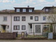 Einladendes Wohnerlebnis: Helle Wohnung mit Gartenanteil, Terrasse und Garage in Darmstadt - Darmstadt