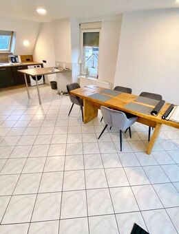 170 m² auf einer EBENE! - MODERNE EBK - 2 Balkone - Hof-und Gartennutzung - Glauburg
