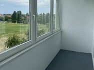 Gemütliche Wohnung mit großer Loggia! Bad und Küche mit Fenster! - Coswig