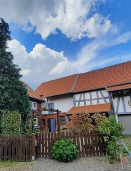 Fachwerktraum für Pferdehalter mit großem Wohnhaus, Offenstall, Nebengebäuden, Reitplatz, Eigen- und Pachtland in Ortslage! - Wächtersbach