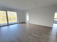 exklusive 4-Zimmer-Wohnung mit Balkon für Selbstnutzer oder Kapitalanleger - Naumburg (Saale)