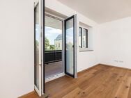 Neubau: Gut geschnittene 3-Zimmer-Wohnung im 1. Obergeschoss mit großzügigen Balkon - Plößberg