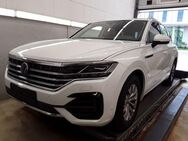 VW Touareg, 3.0 TDI R-Line Travel Area, Jahr 2023 - Hannover