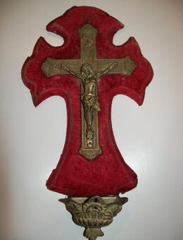 Altes Kreuz mit Weihwasserkessel um 1800 - Büdelsdorf