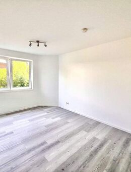 Helle 2-Zimmer-Wohnung mit Sonnenterrasse - Steinhagen (Landkreis Vorpommern-Rügen)