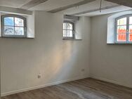Sanierte 2-Zimmer-Wohnung im Souterrain mit Lichthof in Schwabach - Schwabach