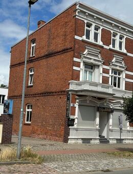 Renditeobjekt mit Charme: Wohn- und Geschäftshaus mit Gewerbe-Neubau in guter Lage von Tangermünde - Tangermünde