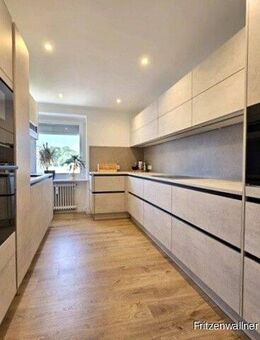 Frisch kernsanierte 4-Zimmer-Wohnung mit modernem Wohnkomfort. - Kaufbeuren