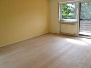 Großzügige 3-Zimmerwohnung mit zusätzlichem Esszimmer, sonniger Loggia und eigenem Gartenanteil in Nürnberg-Altenfurt - Nürnberg