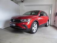 VW Tiguan, 1.5 TSI Active NaviPro Stand, Jahr 2022 - Arnsberg