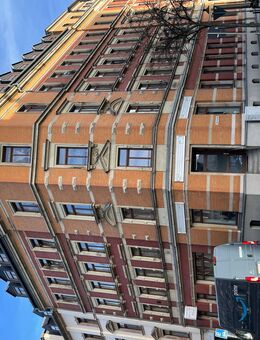 Helle großzügige 4-Raum-Wohnung mit Balkon in Innenhof, Badezimmer, Abstellraum und Keller - Chemnitz