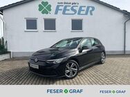 VW Golf, 1.5 VIII R-Line eTSI, Jahr 2023 - Heideck