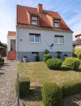 Charmantes Einfamilienhaus mit Traumgarten - Hessisch Lichtenau