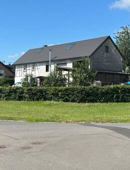 Kommerscheidter Straße in Schmidt: Doppelhaus mit Weitblick - Nideggen