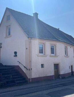 Renovierungsbedürftiges kleines Einfamilienhaus mit großem Garten in ruhiger Lage in Waldfischbach- Burgalben - Waldfischbach-Burgalben