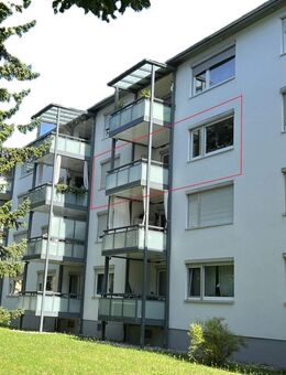 Kirchheim-Freiwaldau: Helle 3-Zimmer-Wohnung im 2. OG mit Balkon und Wohlfühlambiente! - Kirchheim (Teck)