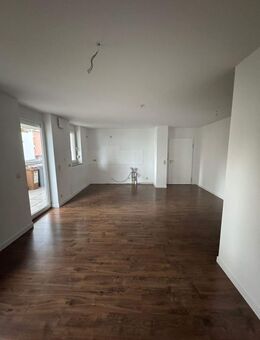 Moderne Erdgeschosswohnung mit Balkon in Schorndorf - Schorndorf (Baden-Württemberg)