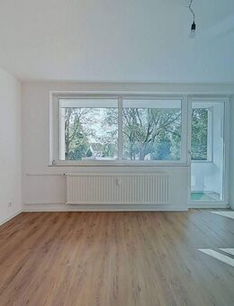 FRISCH RENOVIERT: Intelligent geschnittene 4-Zimmer-Wohnung mit BALKON und BADEWANNE - Peine