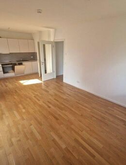 Helle 2-Zimmer-Wohnung mit Balkon! - Hamburg