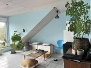 Zweizimmer-Dachgeschoss-Eigentumswohnung mit Garage in Duisburg-Meiderich - Duisburg