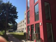 Großzügige Zwei-Raum-Wohnung mit Balkon und Pkw-Stellplatz an der Waldschlosswiese - Naumburg (Saale)