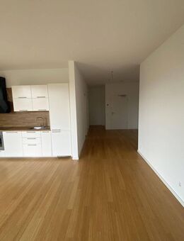 Zweitbezug nach Sanierung_Balkon_Aufzug_EBK - Dresden