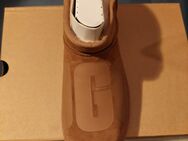 Original UGG Boots, Modell: Classic Ultra mini scatter (mit großem 'UGG' Schriftzug auf der Oberfläche) Größe: 42 - Frankfurt (Main) Nordend-Ost