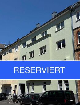 "Renovierungsbedürftige" DG -ETW- mit Dachgauben über den Dächern von K-Lindenthal - Köln
