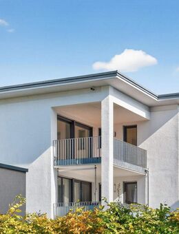 Neuwertige 5- Zi.- Whg. mit moderner Einbauküche, Balkon, Aufzug, 2 TG-Plätzen - Ludwigsburg