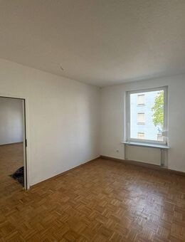 Attraktive 4-ZKB Wohnung in guter Lage von Saarbrücken - Saarbrücken