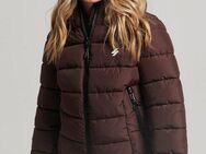 Superdry Steppjacke HOODED SPIRIT SPORTS PUFFER aus wasserabweisendem Material