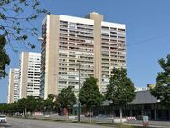Hoch über Augsburg, 3 ZiWhg mit einem unglaublichen Ausblick von zwei geräumigen Balkonen aus, zum fairen Preis - Augsburg