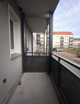 Geräumige 4-Raum-Wohnung mit Balkon - Viel Platz zum Wohnen und Leben! - Merseburg