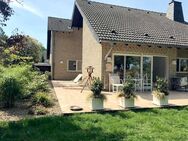 Geyen: Architekten-Villa mit Einliegerwohnung, Garten & Garage - Exklusivität in idealer Lage! - Pulheim