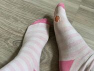 Socken mit Löchern und Flecken gegen Tg - Bochum