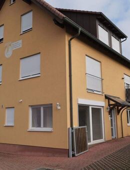 Repräsentatives Wohn- und Atelierhaus am Kloster Engelberg - 276 m², Garage, Garten & Traumblick - Großheubach