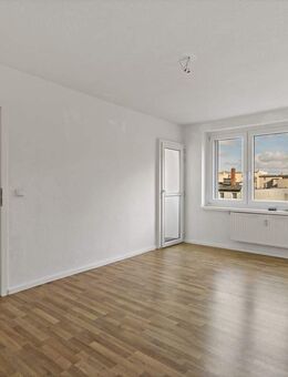 Gepflegte 2-Raumwohnung mit Balkon in der Merseburger Straße! - Halle (Saale)