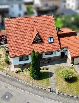 Solides, teils modernisiertes Zweifamilienhaus in gesuchter, ruhiger Lage von Münster - Münster (Hessen)