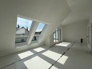 Gemütliche 3-Zimmer-Dachgeschosswohnung mit Sonnen-Terrasse und Balkon - München